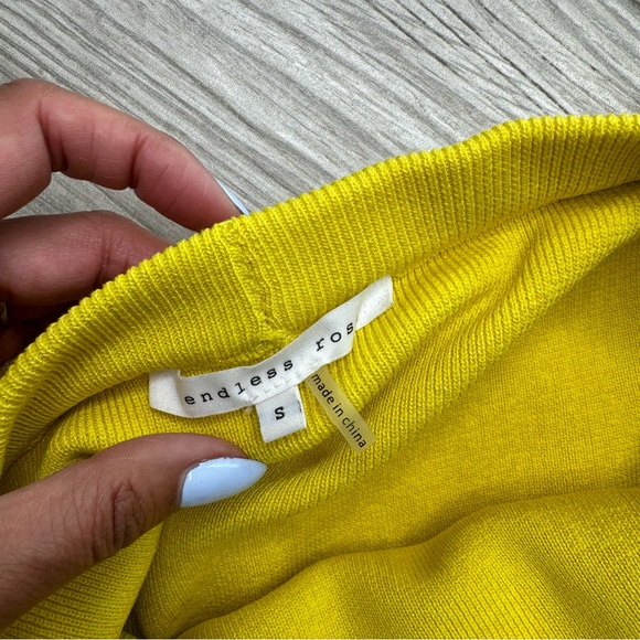 ENDLESS ROSE Yellow Off the Shoulder dress Size Small - Picture 8 of 13